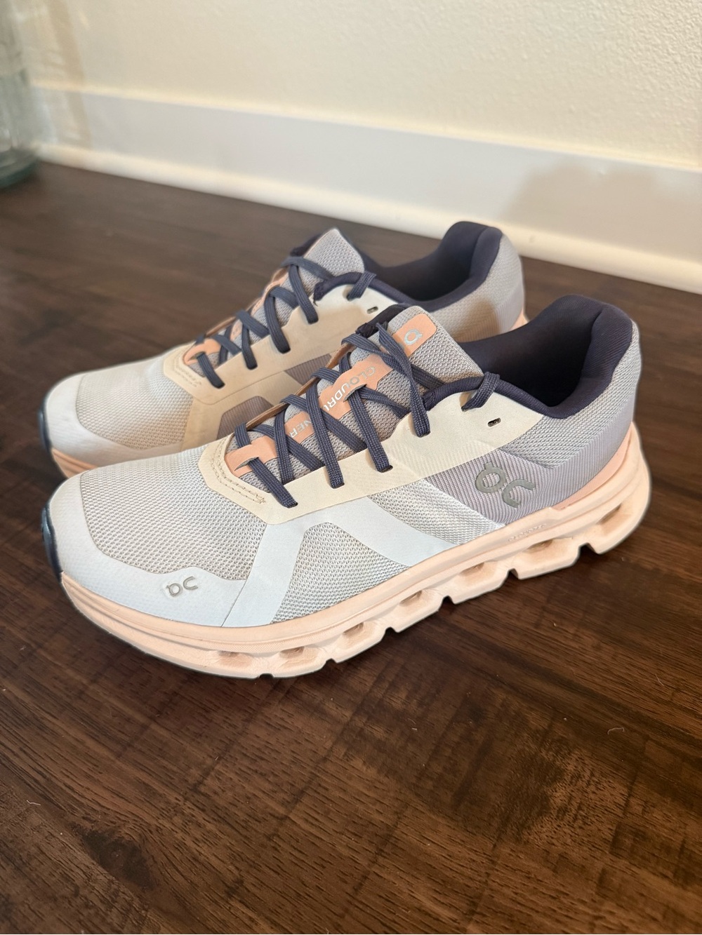 On Cloudrunner Women’s Size 8 Gray Running Shoes Athletic Sneakers - Picture 1 of 8